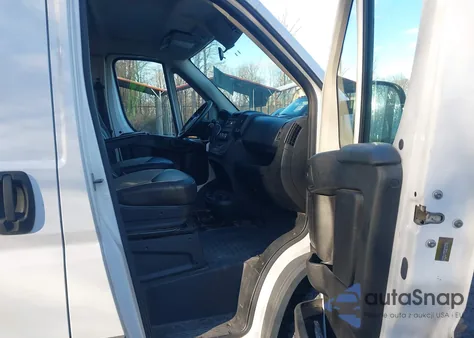 2016 Ram Promaster 1500 Low Roof z USA, uszkodzony, nr VIN 3C6TRVAG5GE129890